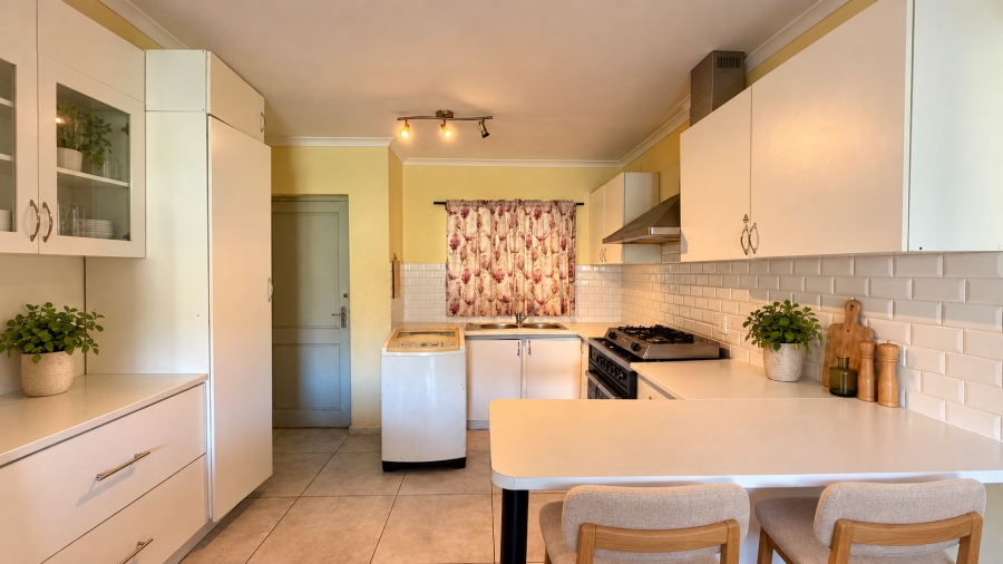 2 Bedroom Property for Sale in Gordons Bay Central Western Cape